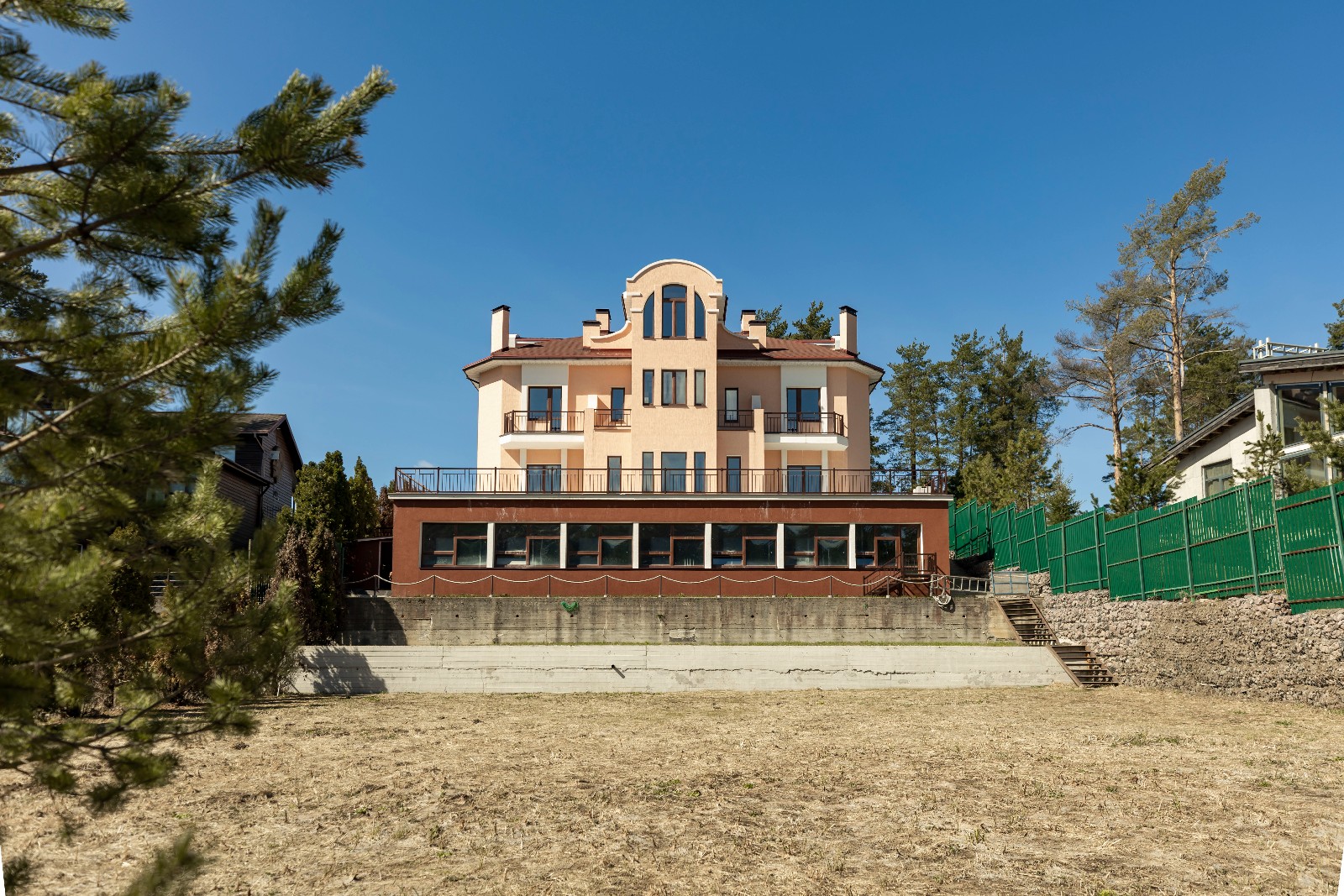 Продажа дома, 950м <sup>2</sup>, 25 сот., Ленинградская, Ленинское,  Солнечная Поляна