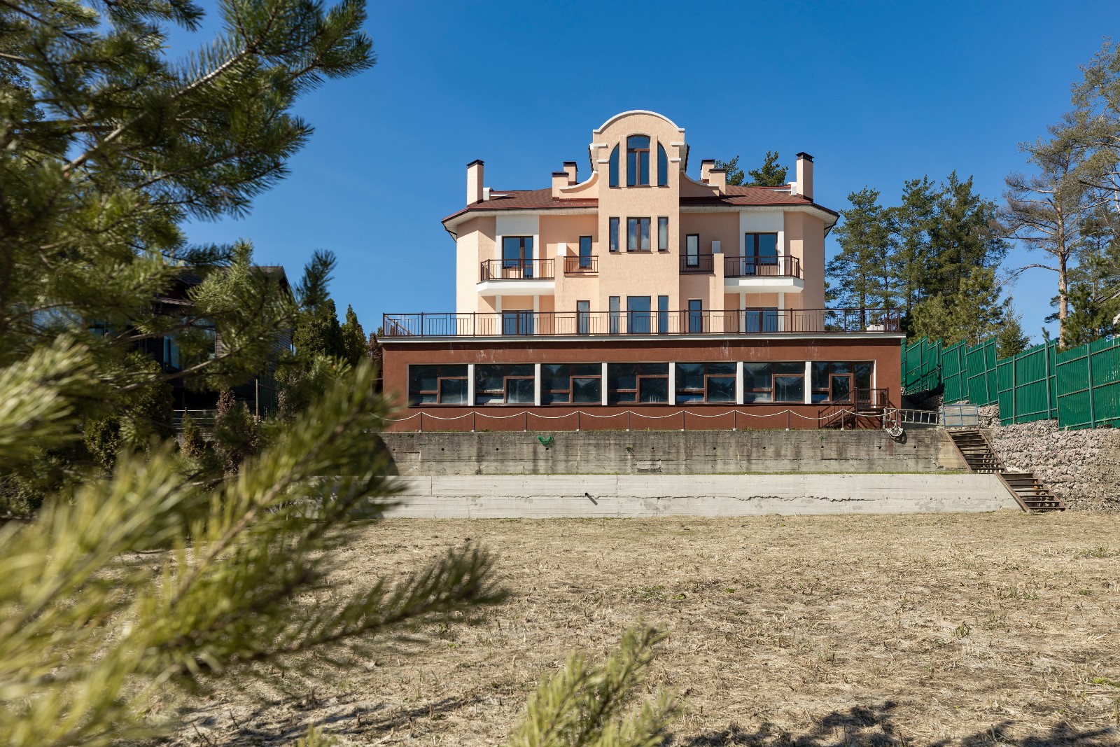 Продажа дома, 950м <sup>2</sup>, 25 сот., Ленинградская, Ленинское,  Солнечная Поляна