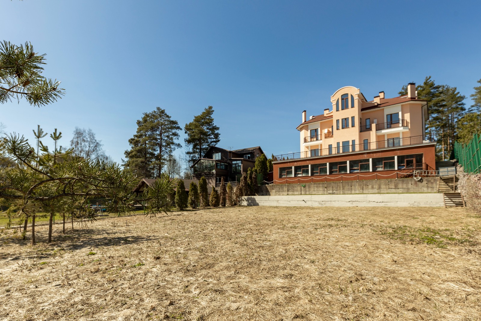 Продажа дома, 950м <sup>2</sup>, 25 сот., Ленинградская, Ленинское,  Солнечная Поляна