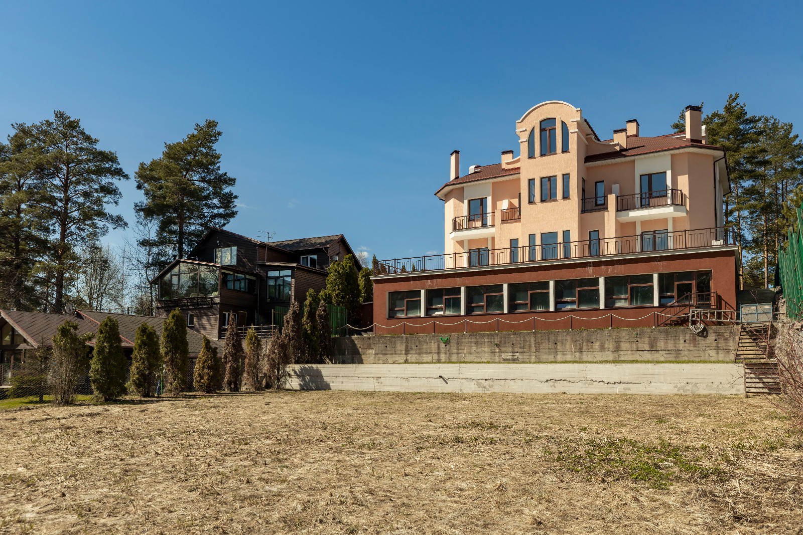 Продажа дома, 950м <sup>2</sup>, 25 сот., Ленинградская, Ленинское,  Солнечная Поляна