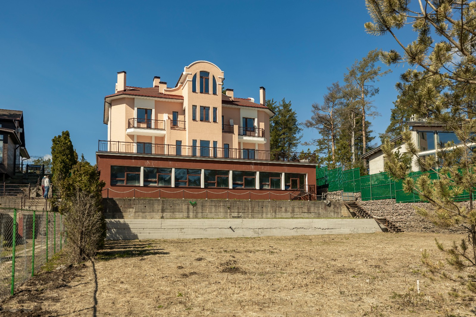 Продажа дома, 950м <sup>2</sup>, 25 сот., Ленинградская, Ленинское,  Солнечная Поляна