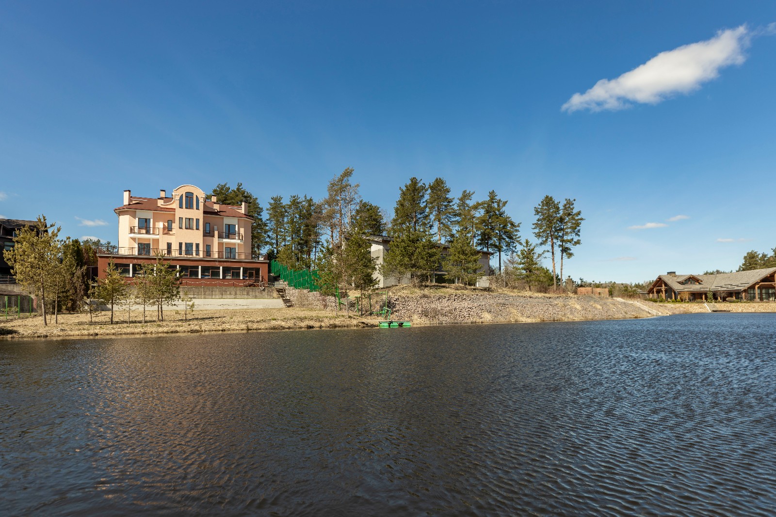 Продажа дома, 950м <sup>2</sup>, 25 сот., Ленинградская, Ленинское,  Солнечная Поляна