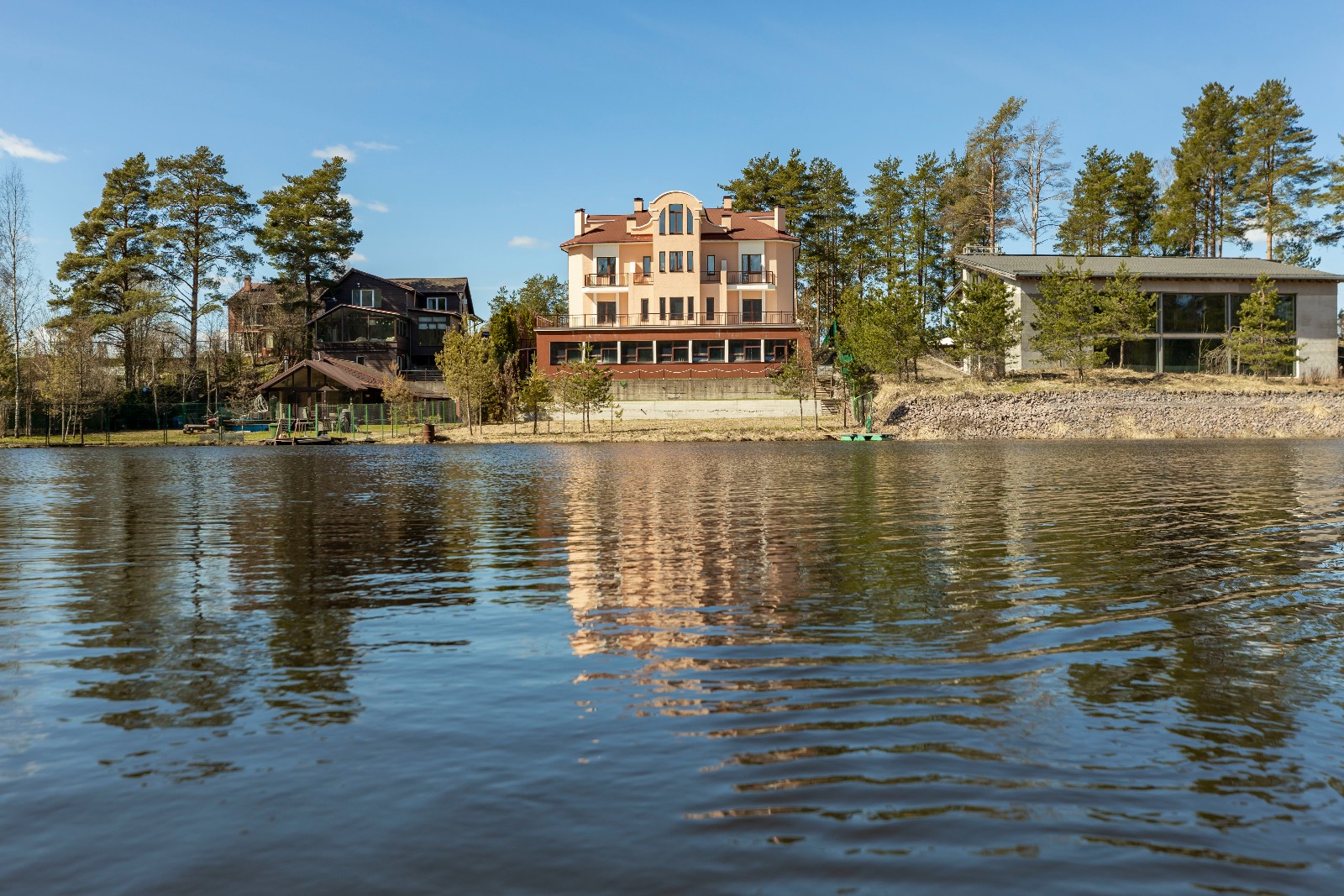 Продажа дома, 950м <sup>2</sup>, 25 сот., Ленинградская, Ленинское,  Солнечная Поляна