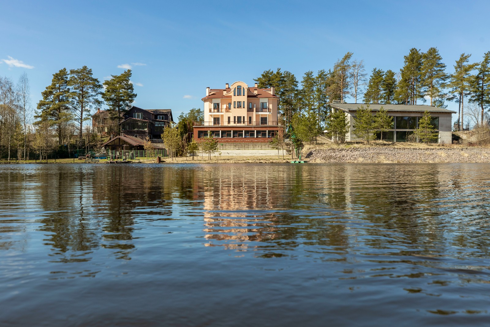 Продажа дома, 950м <sup>2</sup>, 25 сот., Ленинградская, Ленинское,  Солнечная Поляна