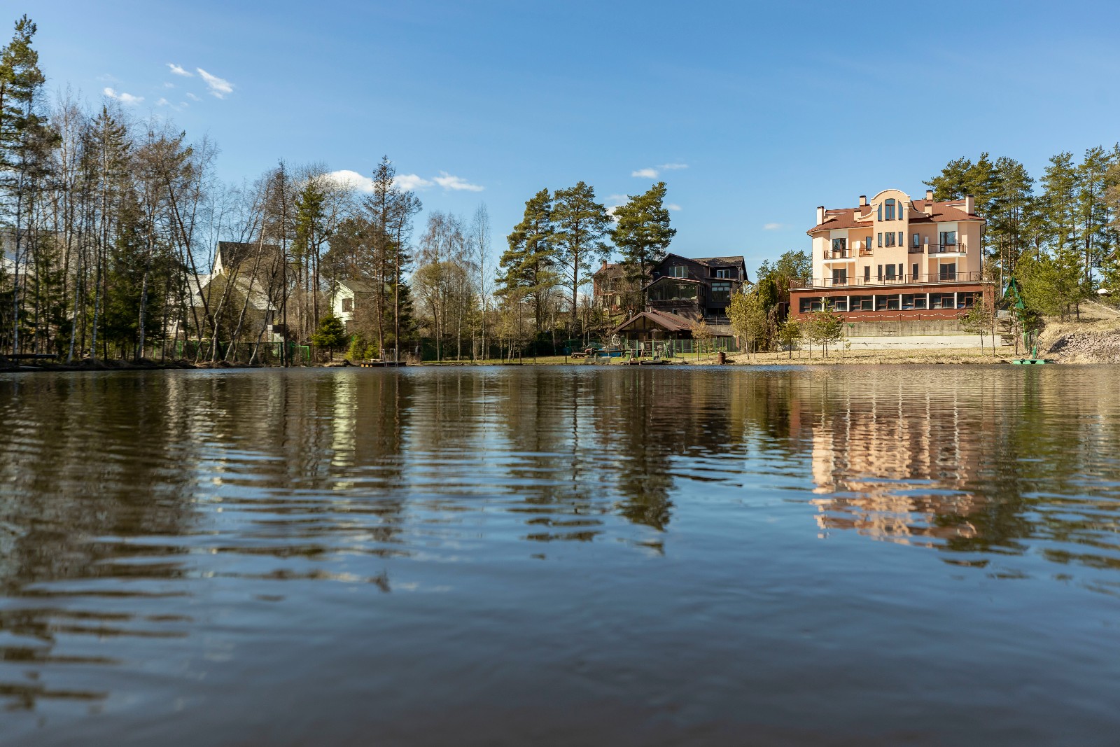 Продажа дома, 950м <sup>2</sup>, 25 сот., Ленинградская, Ленинское,  Солнечная Поляна