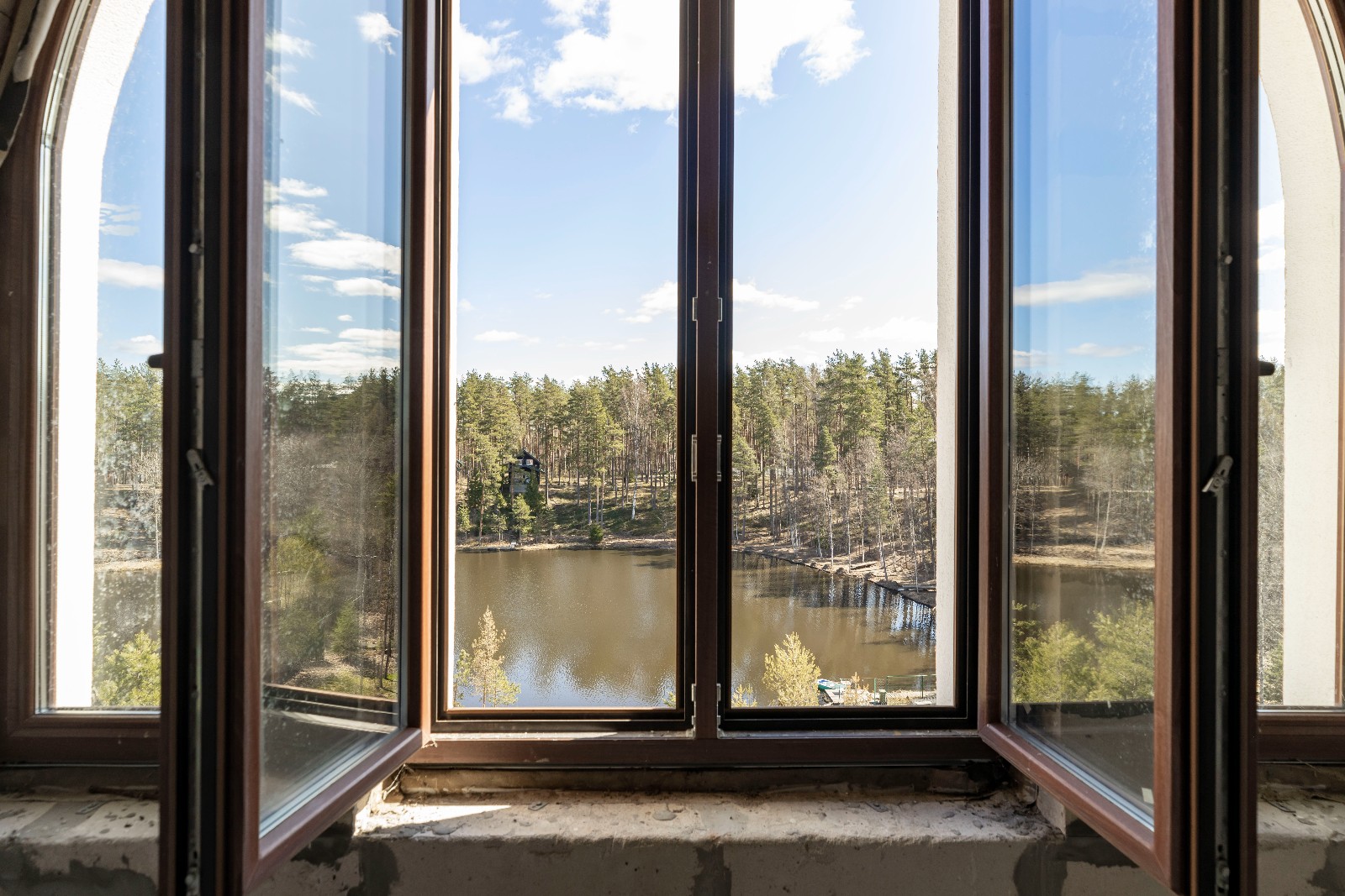 Продажа дома, 950м <sup>2</sup>, 25 сот., Ленинградская, Ленинское,  Солнечная Поляна